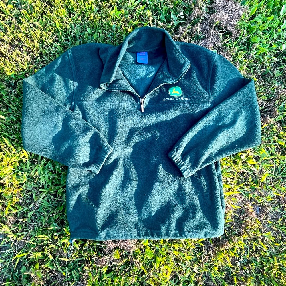 John deer fleece size medium